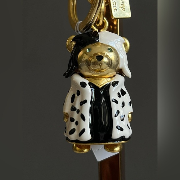 CC343- Disney X Coach Cruella Bear Bag Charm - Picture 2 of 7